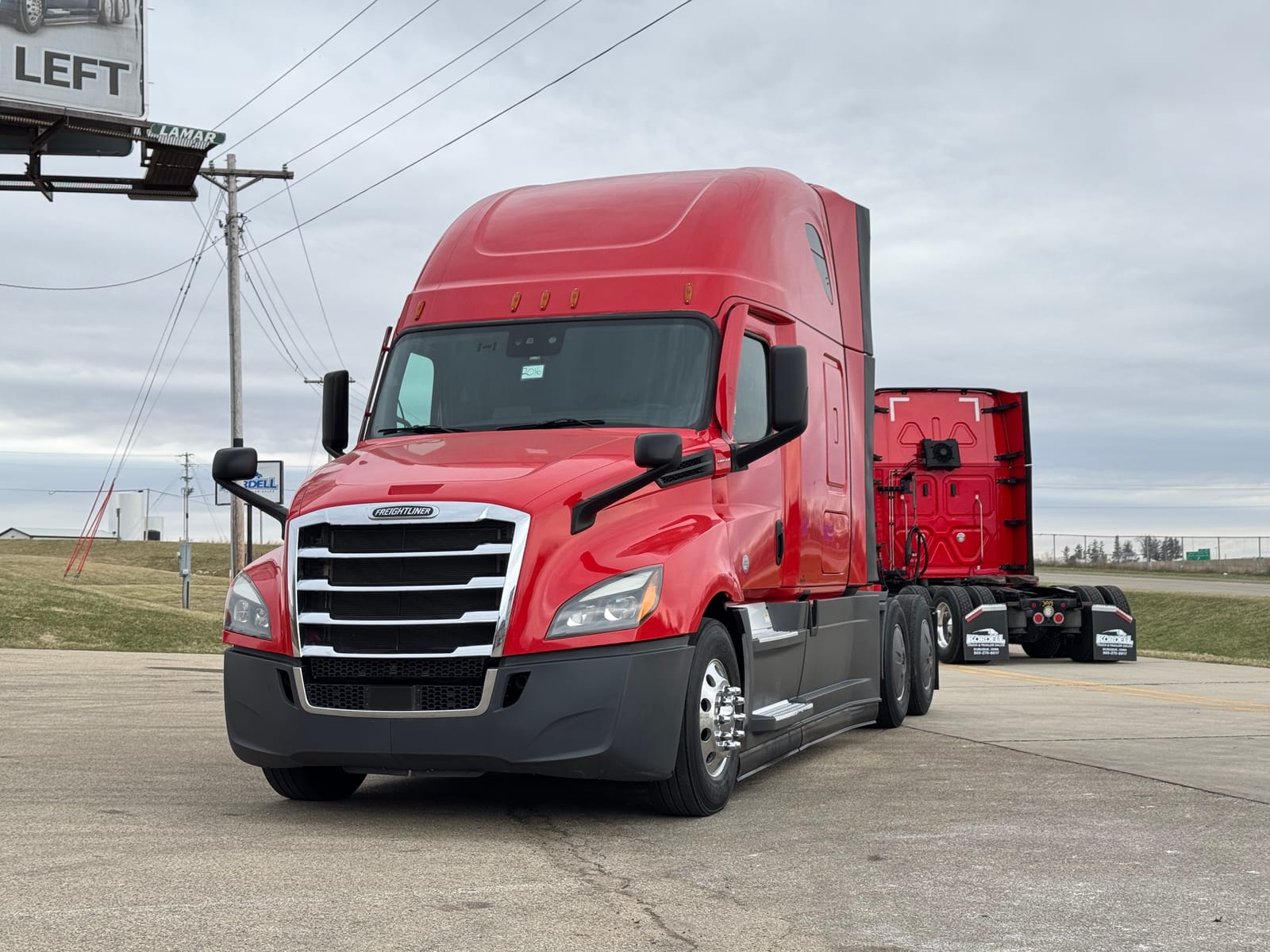 2023 FREIGHTLINER Cascadia 126