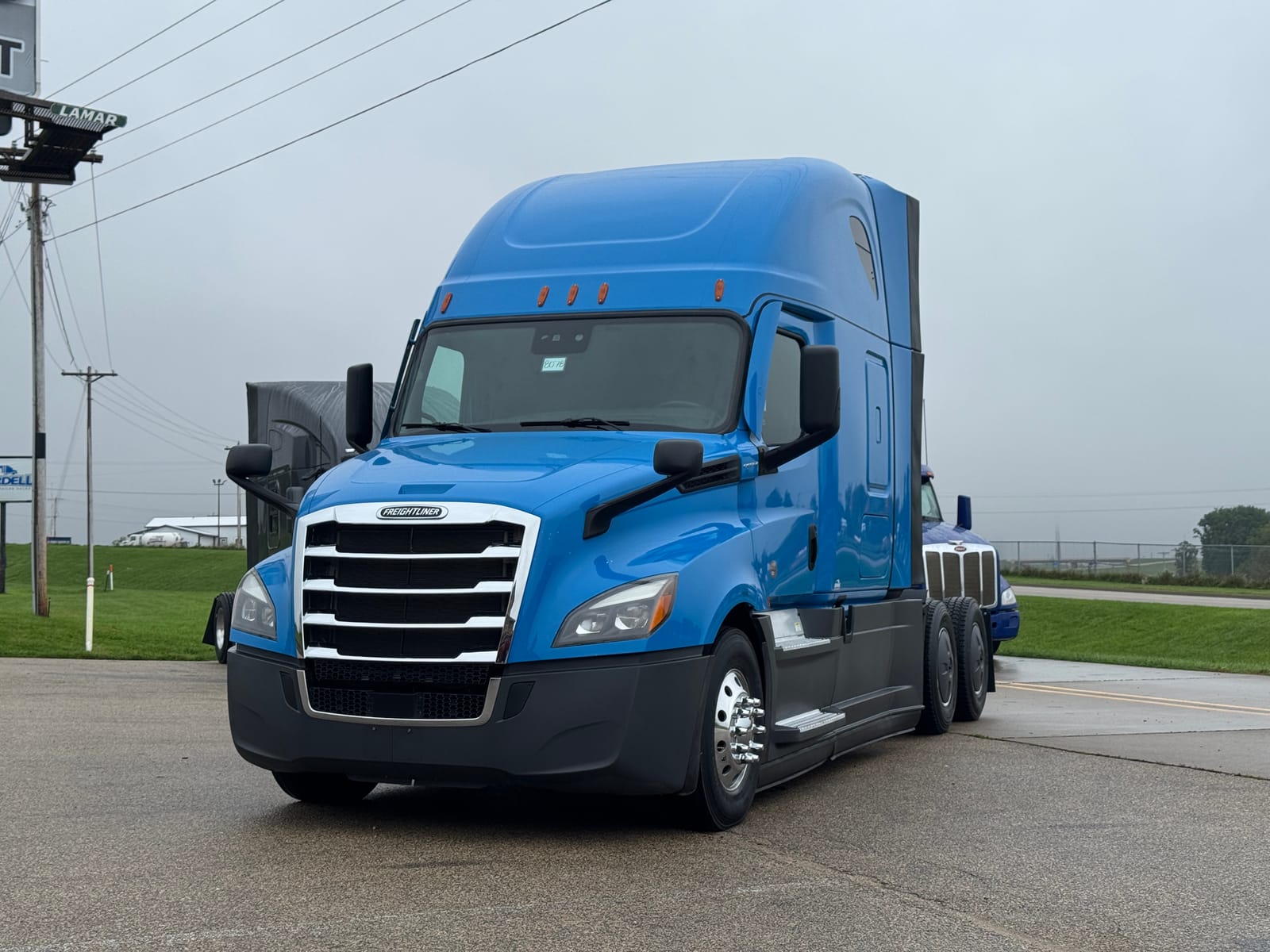 2023 FREIGHTLINER Cascadia 126