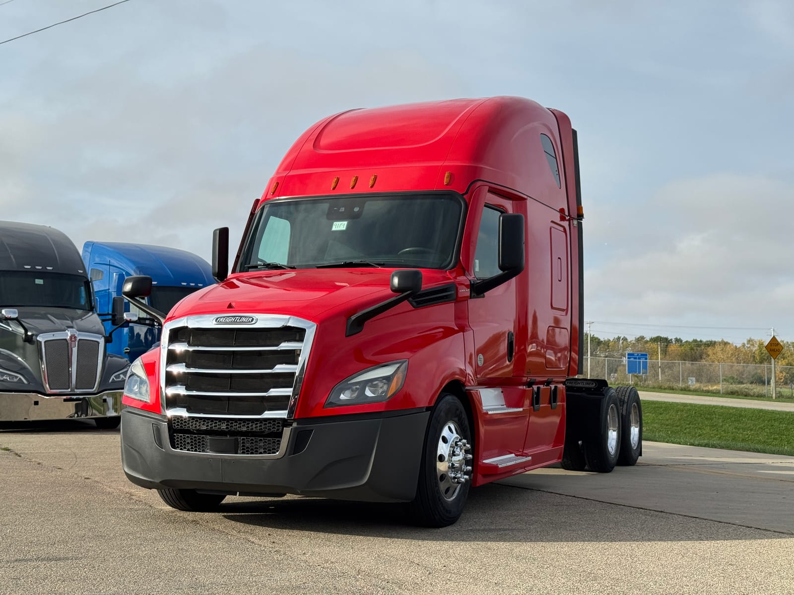 2023 FREIGHTLINER Cascadia 126