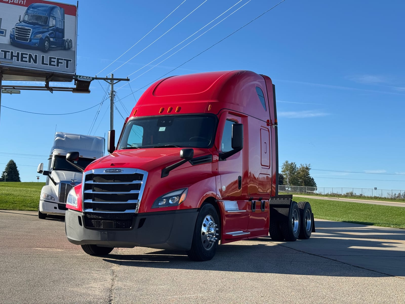 2023 FREIGHTLINER Cascadia 126