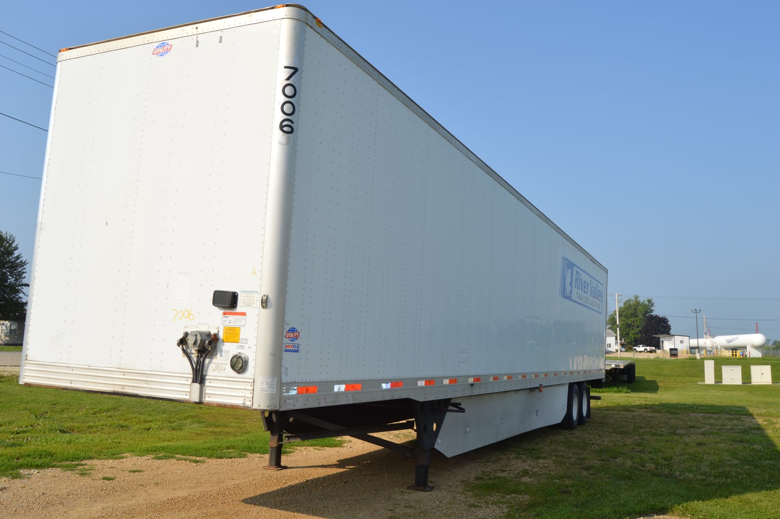 2017 UTILITY 4000 DX